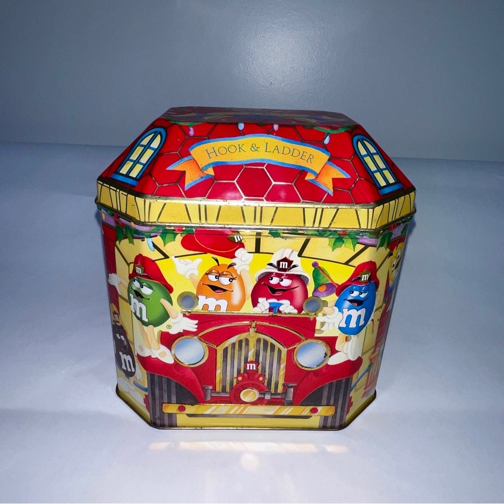 Collectible 1997 M&M Holiday Hook & Ladder Engine Firehouse Tin Limited edition